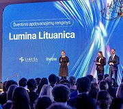 Mokslų akademijoje apdovanoti Lietuvai tarptautinėse olimpiadose atstovavę mokiniai