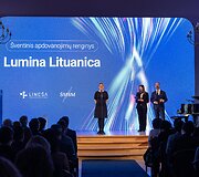 Mokslų akademijoje apdovanoti Lietuvai tarptautinėse olimpiadose atstovavę mokiniai