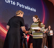 Mokslų akademijoje apdovanoti Lietuvai tarptautinėse olimpiadose atstovavę mokiniai