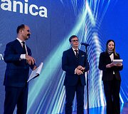 Mokslų akademijoje apdovanoti Lietuvai tarptautinėse olimpiadose atstovavę mokiniai