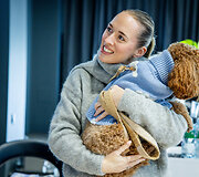 Į &bdquo;Ogmios miestą&ldquo; su savo augintiniais rinkosi garsūs &scaron;alies veidai: dalyvavo &bdquo;Tauro grooming & Skin Care&ldquo; &scaron;uniukų &scaron;ventėje ir minėjo ypatingą progą  