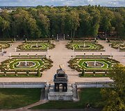 Socmodernizmo architektūra, romantinė tapyba, Jogailaičių epocha, ukrainiečių dailininkų darbai ir kitos teminės Lenkijos muziejų parodos