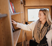 Bibliobusas i&scaron; vidaus