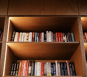 Bibliobusas i&scaron; vidaus