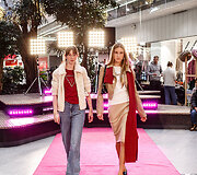 &Scaron;ventinis spindesys ant podiumo &ndash; &bdquo;Catwalk&ldquo; kalėdinis madų &scaron;ou &bdquo;Vilnius Outlet&ldquo;