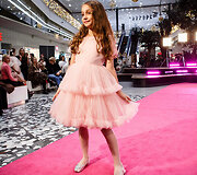 &Scaron;ventinis spindesys ant podiumo &ndash; &bdquo;Catwalk&ldquo; kalėdinis madų &scaron;ou &bdquo;Vilnius Outlet&ldquo;