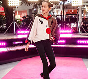 &Scaron;ventinis spindesys ant podiumo &ndash; &bdquo;Catwalk&ldquo; kalėdinis madų &scaron;ou &bdquo;Vilnius Outlet&ldquo;