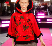 &Scaron;ventinis spindesys ant podiumo &ndash; &bdquo;Catwalk&ldquo; kalėdinis madų &scaron;ou &bdquo;Vilnius Outlet&ldquo;