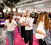 &Scaron;ventinis spindesys ant podiumo &ndash; &bdquo;Catwalk&ldquo; kalėdinis madų &scaron;ou &bdquo;Vilnius Outlet&ldquo;