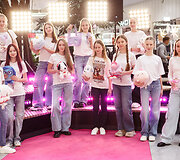 &Scaron;ventinis spindesys ant podiumo &ndash; &bdquo;Catwalk&ldquo; kalėdinis madų &scaron;ou &bdquo;Vilnius Outlet&ldquo;