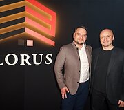 Įspūdingoje erdvėje &bdquo;Porsche&ldquo; automobilių apsuptyje &ndash; įmonių grupės &bdquo;Lorus&ldquo; &scaron;ventė