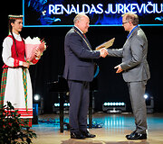 Raudondvario dvare Kauno rajono garbės ženklais apdovanoti pasižymėję kra&scaron;tui asmenys