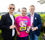 Rožinė premjera Kaune: A. Tapinas su &bdquo;Volfas Engelman Nealkoholinis&ldquo; pristatė Nidos festivaliui sukurtą gėrimą