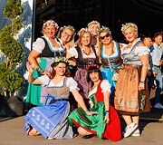 Kauno &bdquo;Oktoberfeste&ldquo; &ndash; ne tik bavari&scaron;kos linksmybės, bet ir konkursas: pasipuo&scaron;usių laukia staigmenos