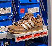 Pozityvūs rezultatai, augantys klientų srautai ir naujienos lentynose: &bdquo;Outlet Park&ldquo; įsikūrusios &bdquo;Adidas Outlet&ldquo; ruduo &ndash; produktyvus 