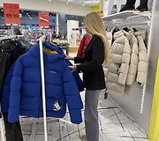 &bdquo;Vilnius Outlet&ldquo; įsikūręs &bdquo;Membershop&ldquo; kviečia vieną striukę i&scaron;sirinkti visiems laisvalaikio pomėgiams: ką rekomenduoja &scaron;altajam sezonui? 