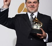 Gustavo Santaolalla apdovanotas už geriausią latino popalbumą.
