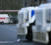 Aptvertas apdegęs automobilis.