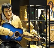 Elvio Presley statula.