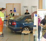Automobilis sporto salėje