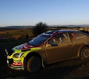 Suomis Mikko Hirvonenas vairuoja &bdquo;Ford Focus&ldquo;