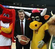 A.Sireikia komandų talismanų apsuptyje