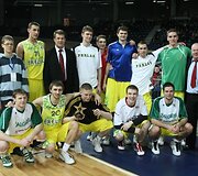 &bdquo;Erelių&ldquo; komanda pozuoja nuotraikai