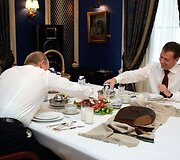 V.Putinas ir D.Medvedevas prezidentinėje rezidencijoje