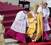 Popiežius Benediktas XVI po kanonizacijos