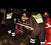 Nuo kelio nulėkė latvių mikroautobusas