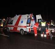 Nuo kelio nulėkė latvių mikroautobusas