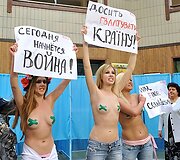 &bdquo;Femen&ldquo; aktyvistės rinkimų apylinkėje