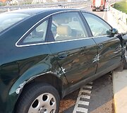&Scaron;e&scaron;tadienio vakarą Klaipėdos Jakų žiede avariją patyrė i&scaron; Palangos Vilniaus kryptimi važiavęs automobilis &bdquo;Audi A6&ldquo;.