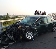 &Scaron;e&scaron;tadienio vakarą Klaipėdos Jakų žiede avariją patyrė i&scaron; Palangos Vilniaus kryptimi važiavęs automobilis &bdquo;Audi A6&ldquo;.