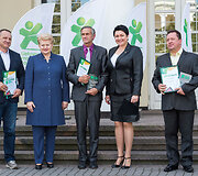 Dalia Grybauskaitė apdovanojo praėjusių mokslo metų Lietuvos mokyklų žaidynių nugalėtojus.
