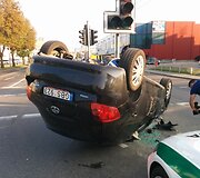 Vilniuje apvirto &bdquo;Toyota Auris&ldquo; automobilis