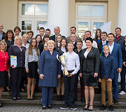 Dalia Grybauskaitė apdovanojo praėjusių mokslo metų Lietuvos mokyklų žaidynių nugalėtojus.