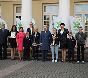 Dalia Grybauskaitė apdovanojo praėjusių mokslo metų Lietuvos mokyklų žaidynių nugalėtojus.