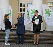 Dalia Grybauskaitė apdovanojo praėjusių mokslo metų Lietuvos mokyklų žaidynių nugalėtojus.
