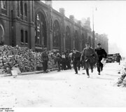 Vokiečių kariai Var&scaron;uvos gatvėje (1944 m. rugpjūtis&ndash;rugsėjis)