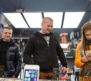 Oficialios prekybos telefonais &bdquo;iPhone8&ldquo; pradžia parduotuvėje &bdquo;Apple Shop Lietuva&ldquo;