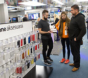 Oficialios prekybos telefonais &bdquo;iPhone8&ldquo; pradžia parduotuvėje &bdquo;Apple Shop Lietuva&ldquo;