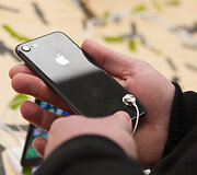 Oficialios prekybos telefonais &bdquo;iPhone8&ldquo; pradžia parduotuvėje &bdquo;Apple Shop Lietuva&ldquo;