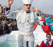 Beproti&scaron;kas &bdquo;Red Bull Jump & Freeze&ldquo; renginys Liepkalnyje
