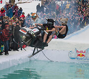 Beproti&scaron;kas &bdquo;Red Bull Jump & Freeze&ldquo; renginys Liepkalnyje