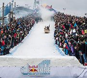 Beproti&scaron;kas &bdquo;Red Bull Jump & Freeze&ldquo; renginys Liepkalnyje