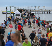 Palangos gatvės užsipildė poilsiautojais.