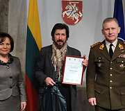 Spaudos kategorijoje komisija nusprendė skirti ir paskatinamąją premiją Gediminui Simni&scaron;kiui