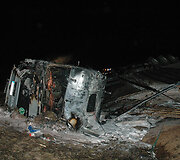 Apvirtęs ir sudegęs vilkikas