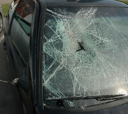 Sudaužytas automobilio priekinis stiklas
